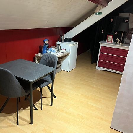 Lauralys Hotel Mons Luaran gambar